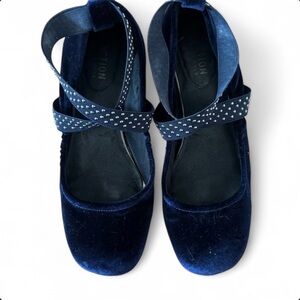Kenneth Cole Elizabeth Navy Velvet Elastic Strap Flats